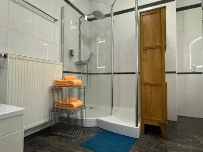 Ein Badezimmer in der Unterkunft Isartor Rooms - SHARED BATHROOM