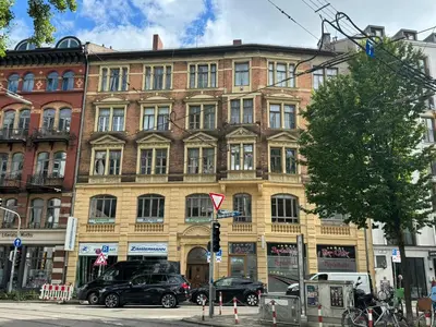 Das Gebäude in dem sich das Privatzimmer befindet