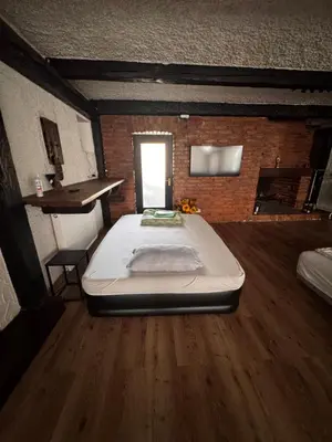 Ein Badezimmer in der Unterkunft Aby Deluxe Wohnung