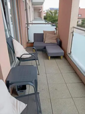 Ein Balkon oder eine Terrasse in der Unterkunft Helles Wohlfühl Apartment in Landshut Altdorf
