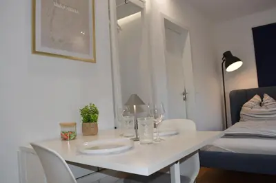 Ein Bett oder Betten in einem Zimmer der Unterkunft Altstadtnahes Apartment