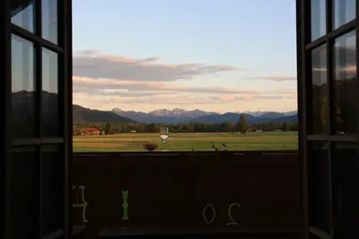 Ein allgemeiner Bergblick oder ein Berglick von der Ferienwohnung aus