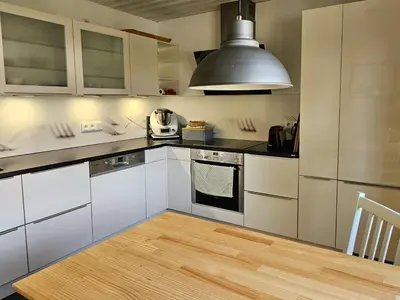 Küche/Küchenzeile in der Unterkunft Charmantes Landhaus mit Garten - Seen und Voralpen