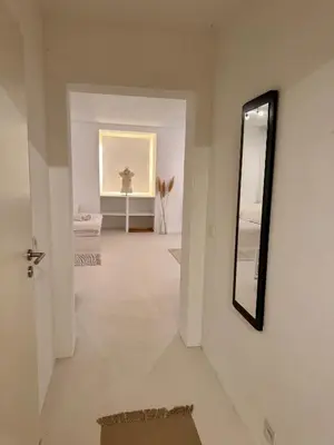 Ein Bett oder Betten in einem Zimmer der Unterkunft Eigene Souterrain Keller Wohnung nähe Olympiapark - von privat