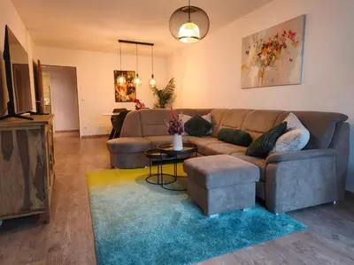 Ein Sitzbereich in der Unterkunft Stylish Old Town Apartment with Free Parking and a Balcony near the Cathedral