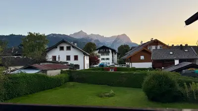 Ein allgemeiner Bergblick oder ein Berglick von der Ferienwohnung aus