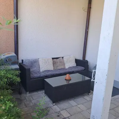 Ein Sitzbereich in der Unterkunft Ferienwohnung Friedlandeck