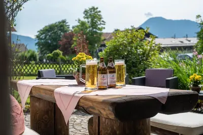 Ein allgemeiner Bergblick oder ein Berglick von der Pension aus