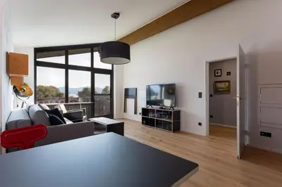 TV/Unterhaltungsangebot in der Unterkunft Designer-Oberstüberl mit Seeblick auf den Chiemsee & Alpenpanorama