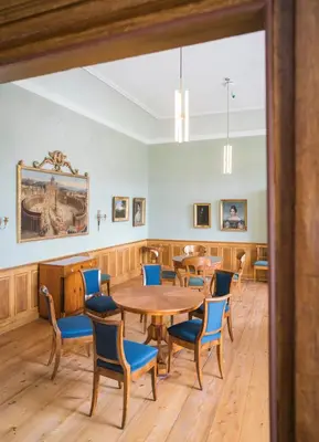 Ein Sitzbereich in der Unterkunft Hotel Josef im Kloster Beuerberg