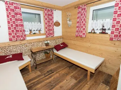 Ein Sitzbereich in der Unterkunft Stylish Apartment in Feldwies