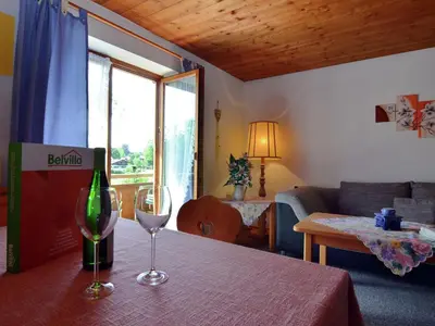 Ein Sitzbereich in der Unterkunft Ferienwohnung in Bad Bayersoien