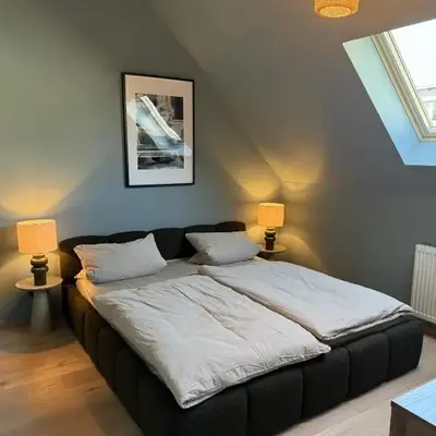 Zentrales Dachgeschoss-Apartment Augustenstraße