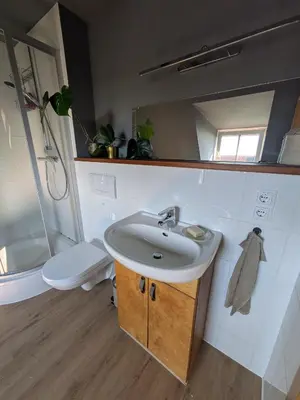 Ein Badezimmer in der Unterkunft sonniges Dachgeschoss am münchner Stadtrand