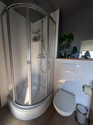 Ein Badezimmer in der Unterkunft sonniges Dachgeschoss am münchner Stadtrand