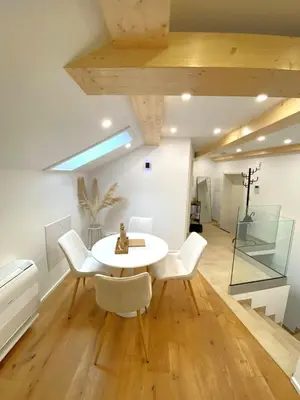 Ein Badezimmer in der Unterkunft Alpenloft mit Garten & BBQ am Chiemsee by Dollop Living
