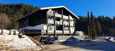 Das Gebäude in dem sich die Ferienwohnung befindet