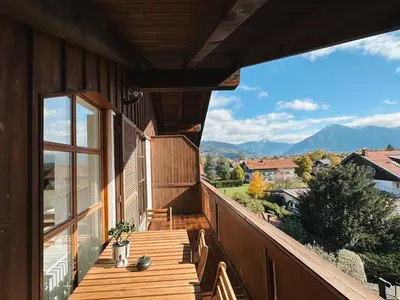 Ein allgemeiner Bergblick oder ein Berglick von der Ferienwohnung aus