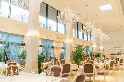 Ein Restaurant oder anderes Speiselokal in der Unterkunft Grand Hotel Palladium