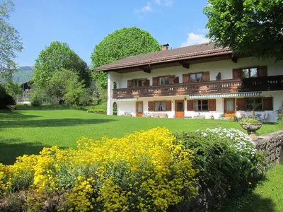 Ein Garten an der Unterkunft Ferienwohnungen Elisabeth am See