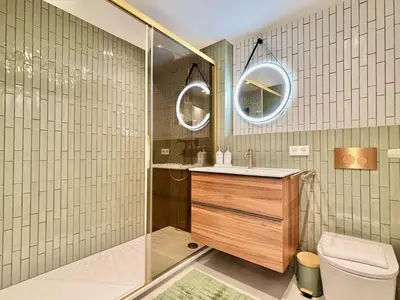 Ein Badezimmer in der Unterkunft Snug Stays 8 - ruhige Toplage Seeblick Design-Wohnung I 3-Zimmer I zentral