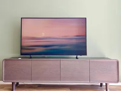 TV/Unterhaltungsangebot in der Unterkunft Snug Stays 8 - ruhige Toplage Seeblick Design-Wohnung I 3-Zimmer I zentral