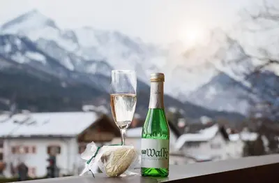 Ein allgemeiner Bergblick oder ein Berglick von der Ferienwohnung aus