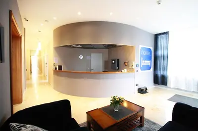 Küche/Küchenzeile in der Unterkunft ARRIVEL Hotel Kirchheim - bisher Novitel