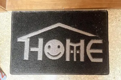 Ein Zertifikat, Auszeichnung, Logo oder anderes Dokument, das in der Unterkunft Simplicity - at home ausgestellt ist