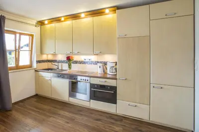 Küche/Küchenzeile in der Unterkunft Golden GaPa Central Apartment 4