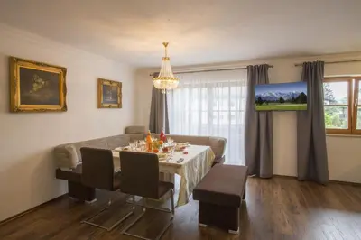 TV/Unterhaltungsangebot in der Unterkunft Golden GaPa Central Apartment 4