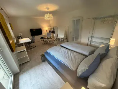 TV/Unterhaltungsangebot in der Unterkunft München Trudering 3 Schlafzimmer 90 qm sehr ruhig, U-S Bahn 350m
