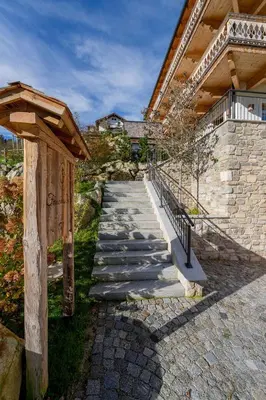Das Gebäude in dem sich die Ferienwohnung befindet