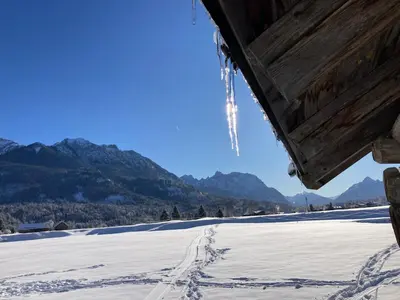 Ein allgemeiner Bergblick oder ein Berglick von der Ferienwohnung aus
