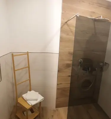 Ein Badezimmer in der Unterkunft private parking,old town,52m2,terrace,no stairs, newly renovated,