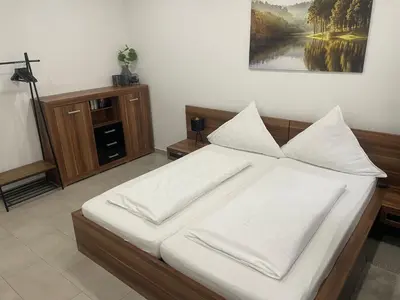Ein Bett oder Betten in einem Zimmer der Unterkunft private parking,old town,52m2,terrace,no stairs, newly renovated,