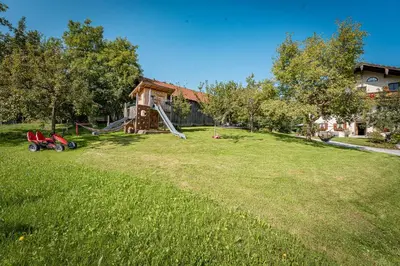 Ein Garten an der Unterkunft Ferienwohnung Tenne - Weissnhof