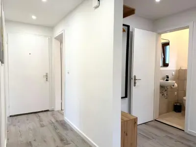 Ein Badezimmer in der Unterkunft Perfekt für 4-6! Küche Garage S-Bahnhof Flughafen