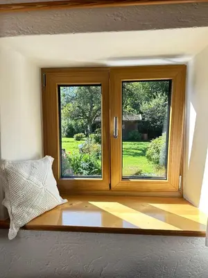 Ein Garten an der Unterkunft Ferienwohnung Beim Straßer