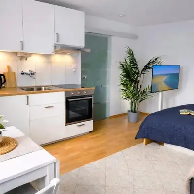 Quiet & Modern Studio near Tram & River Lech