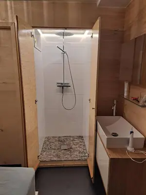 Ein Badezimmer in der Unterkunft Bierfrauhäusl