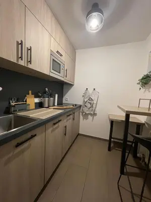 Küche/Küchenzeile in der Unterkunft See und Kliniknahes Apartment, Balkon, Wifi, Blick ins Grüne