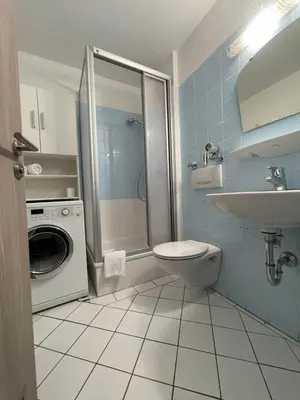 Ein Badezimmer in der Unterkunft See und Kliniknahes Apartment, Balkon, Wifi, Blick ins Grüne