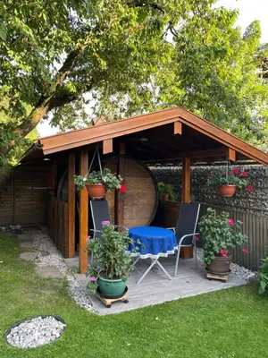 Ein Garten an der Unterkunft Ferienwohnungen Gmeiner
