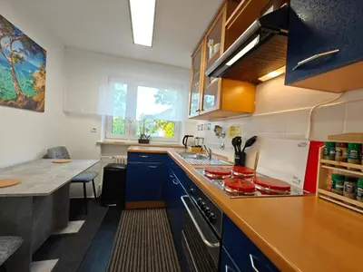 Küche/Küchenzeile in der Unterkunft Modern Apartments Neuburg 29 - NEU - 2 Zimmer - 4 Separate Betten, Komfort, Top Ausgestattet, Smart TV, Wi-Fi