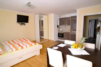 Küche/Küchenzeile in der Unterkunft Ferienwohnung in Seeshaupt am Starnberger See