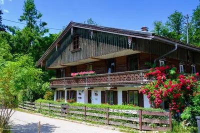 Ein Garten an der Unterkunft Zum Friedl