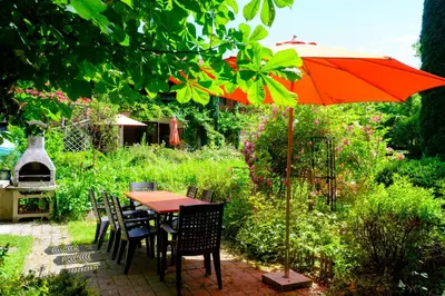 Ein Garten an der Unterkunft Zum Friedl