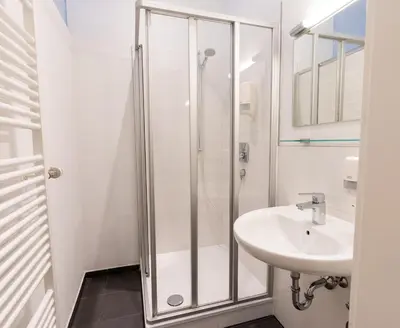 Ein Badezimmer in der Unterkunft Höllental heritage house - Kramerblick - 2