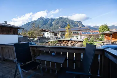 Ein allgemeiner Bergblick oder ein Berglick von der Ferienwohnung aus